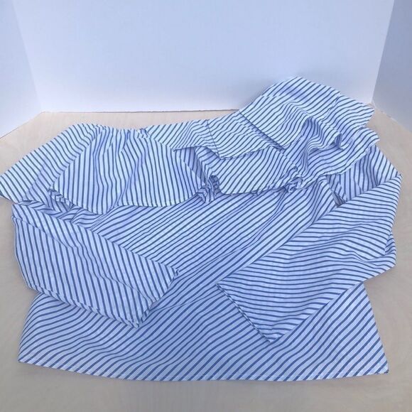 Gap One-Shoulder Ruffle Top   - Picture 3 of 8